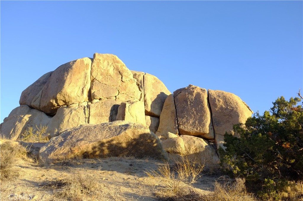 52588 Blackbrush Rd, Pioneertown, CA 92268