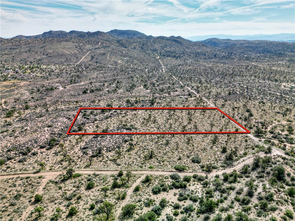 26 Vista Rd, Pioneertown, CA 92356