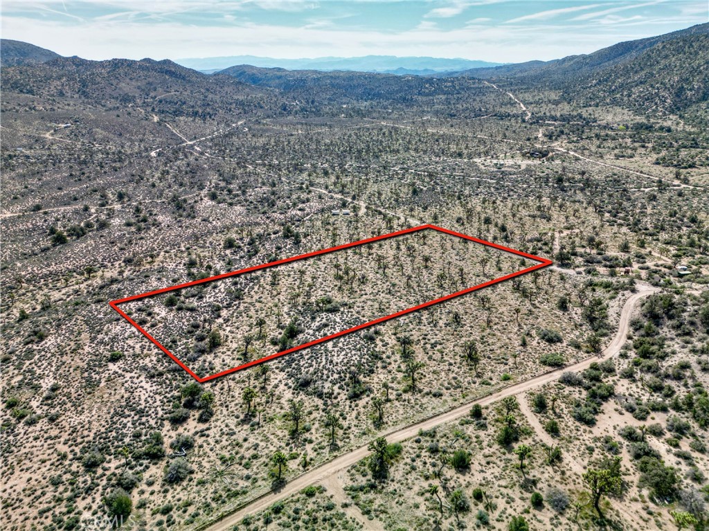 26 Vista Rd, Pioneertown, CA 92356