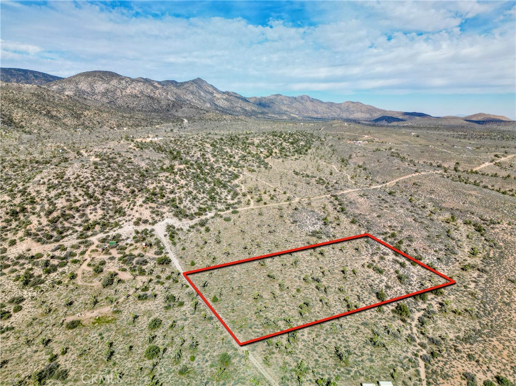 26 Vista Rd, Pioneertown, CA 92356