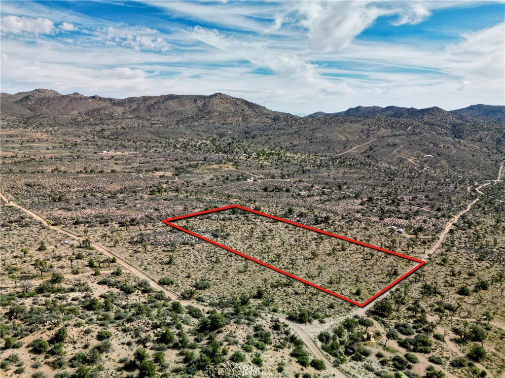 26 Vista Rd, Pioneertown, CA 92356