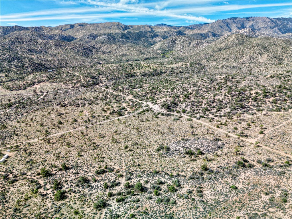 26 Vista Rd, Pioneertown, CA 92356