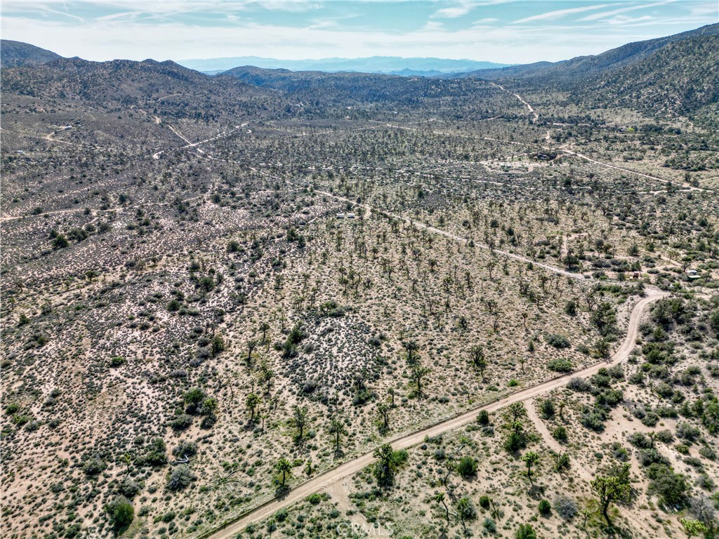 26 Vista Rd, Pioneertown, CA 92356