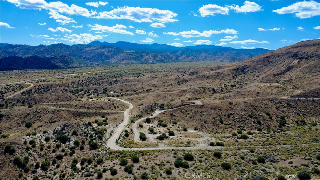 101 Cimarron Rd, Pioneertown, CA 92268
