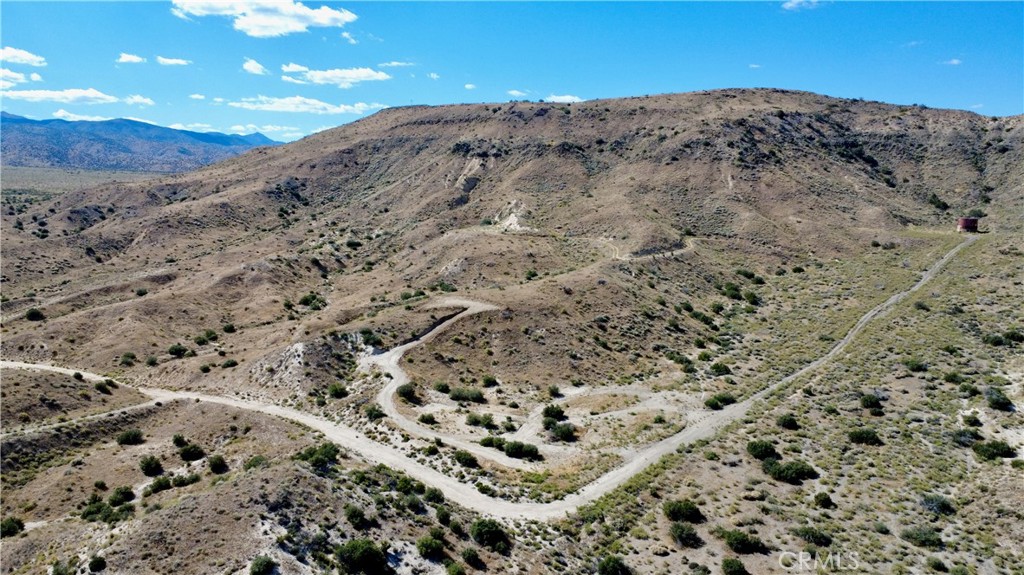 101 Cimarron Rd, Pioneertown, CA 92268