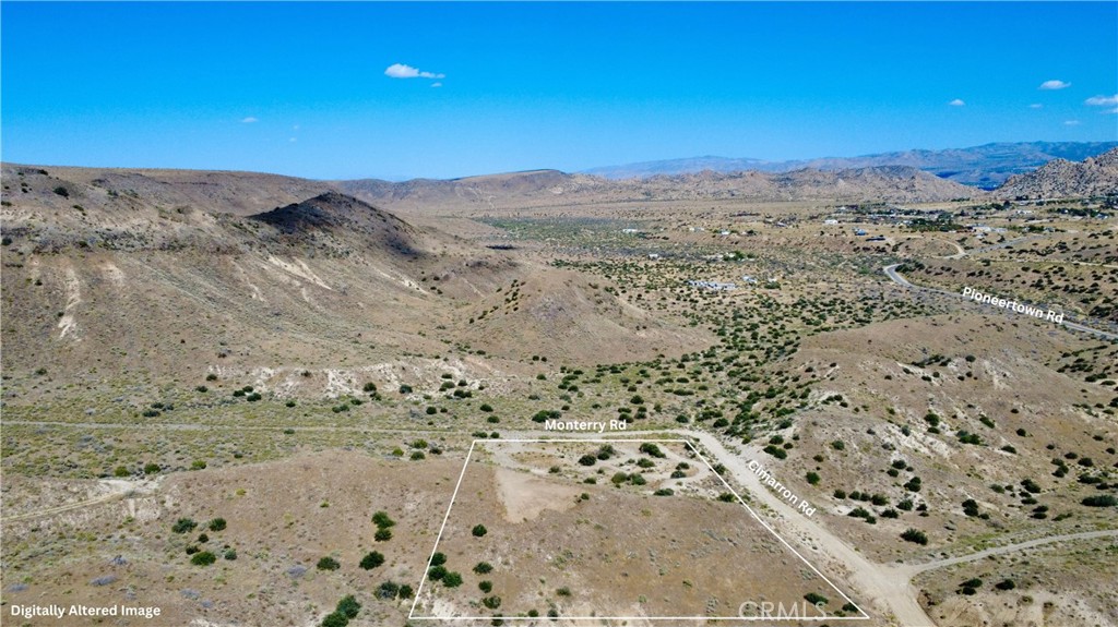 101 Cimarron Rd, Pioneertown, CA 92268