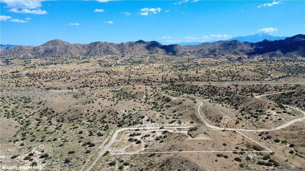 101 Cimarron Rd, Pioneertown, CA 92268