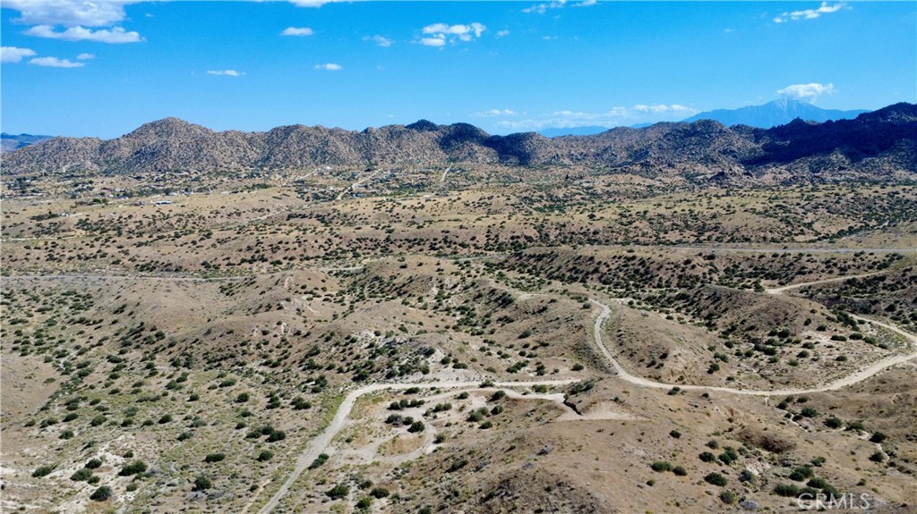 101 Cimarron Rd, Pioneertown, CA 92268