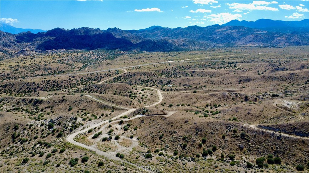 101 Cimarron Rd, Pioneertown, CA 92268