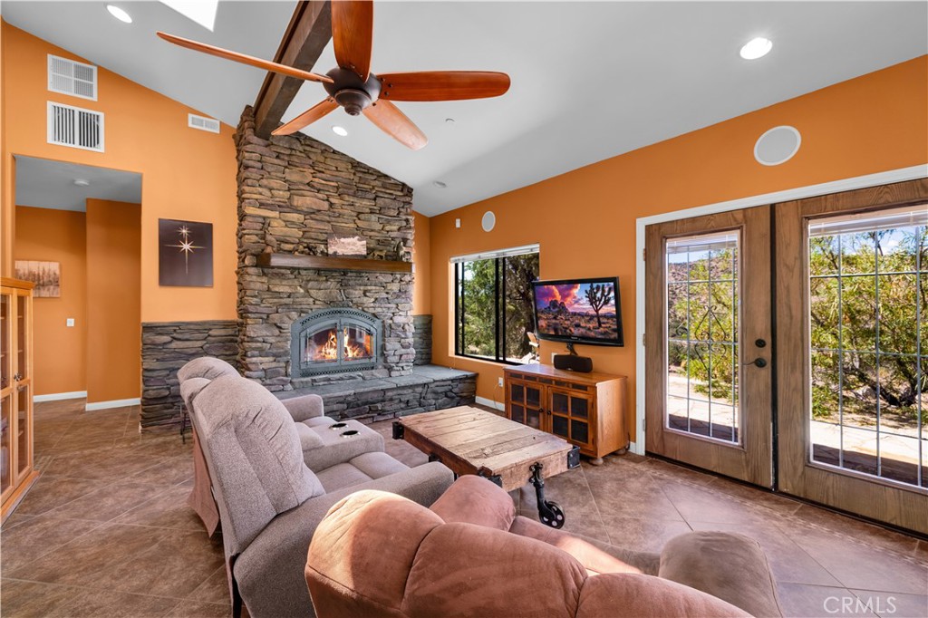 48620 Madison Rd, Pioneertown, CA 92268
