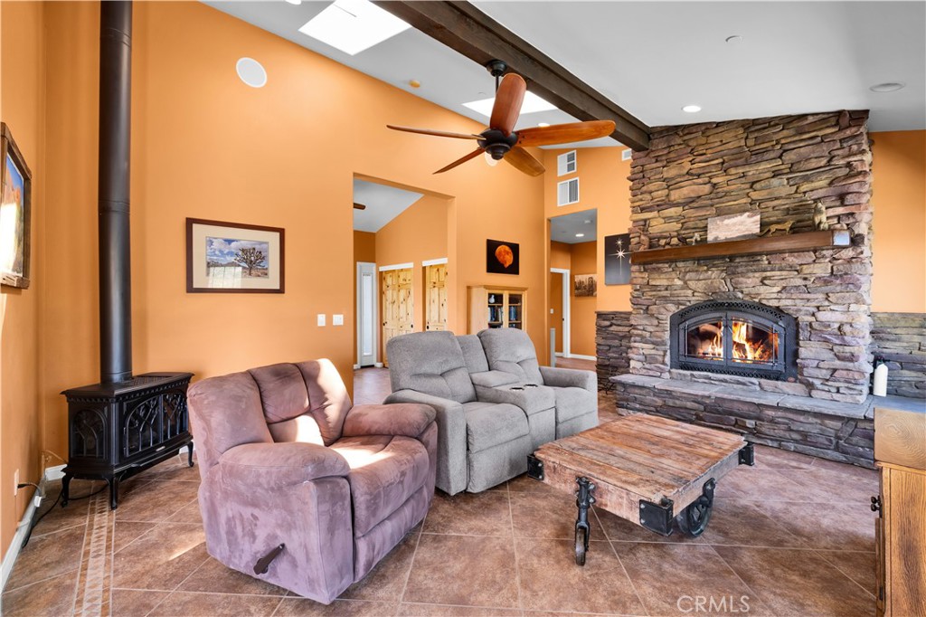 48620 Madison Rd, Pioneertown, CA 92268