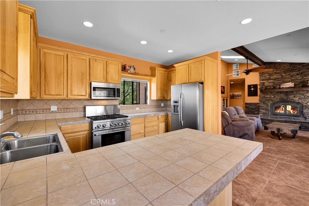 48620 Madison Rd, Pioneertown, CA 92268