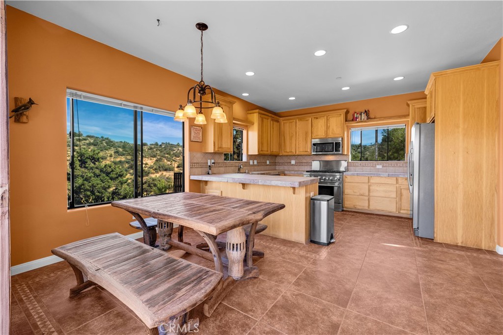 48620 Madison Rd, Pioneertown, CA 92268