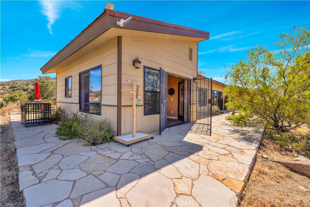 48620 Madison Rd, Pioneertown, CA 92268