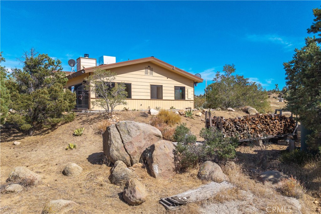 48620 Madison Rd, Pioneertown, CA 92268