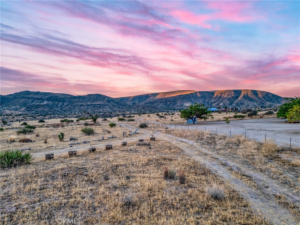 5430 Red Ryder Rd, Pioneertown, CA 92268