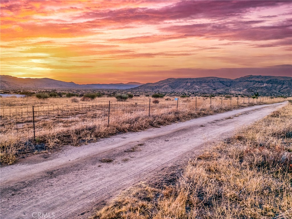 5430 Red Ryder Rd, Pioneertown, CA 92268