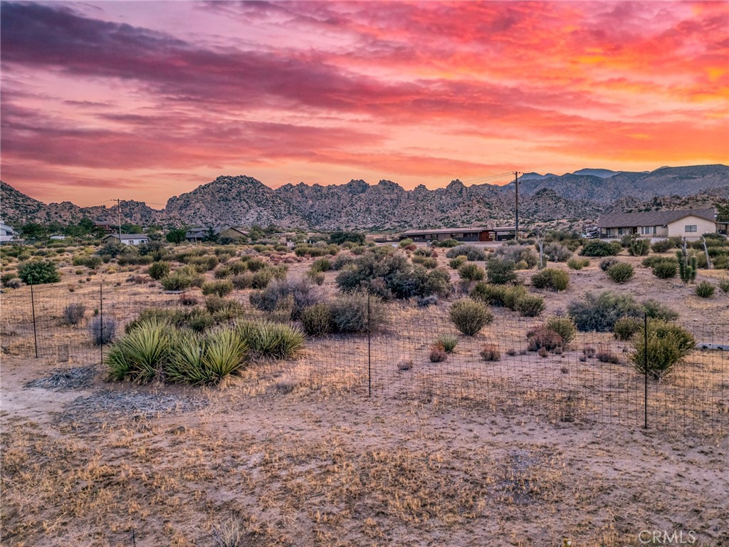 5450 Red Ryder Rd, Pioneertown, CA 92268