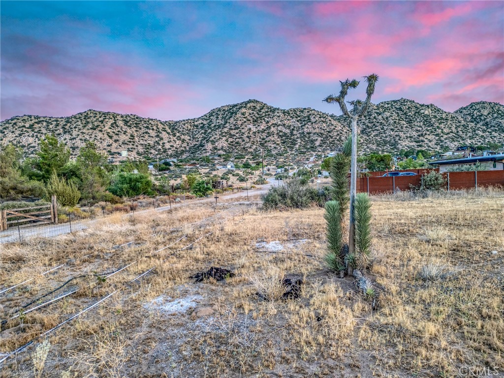 5450 Red Ryder Rd, Pioneertown, CA 92268