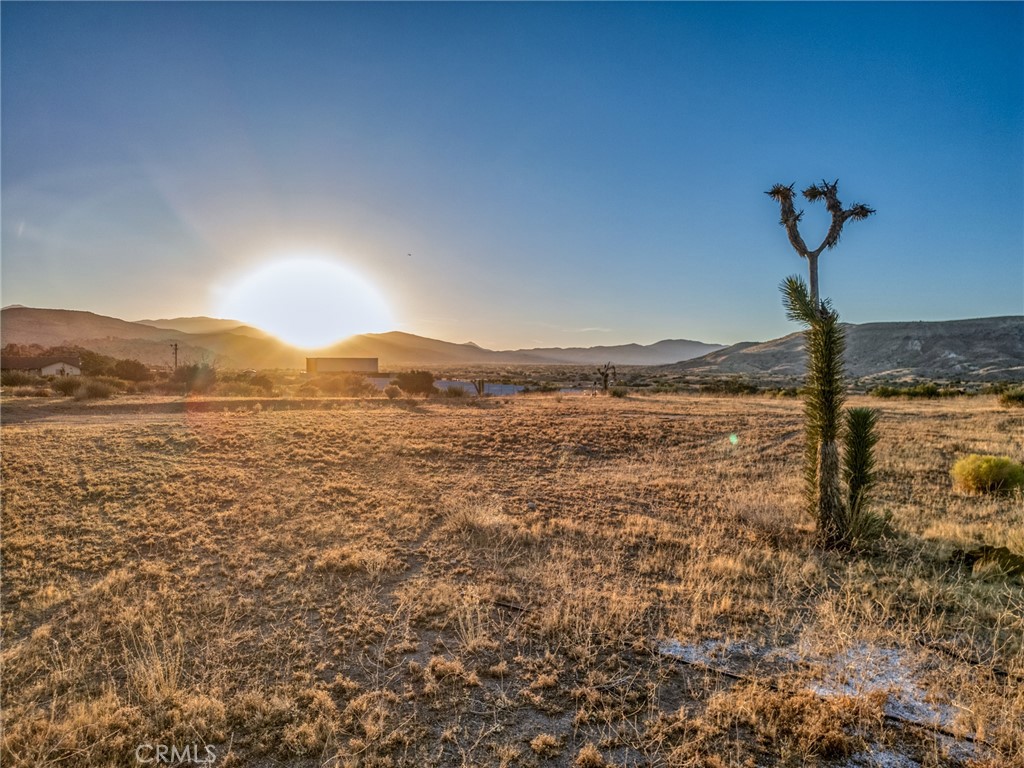 5450 Red Ryder Rd, Pioneertown, CA 92268