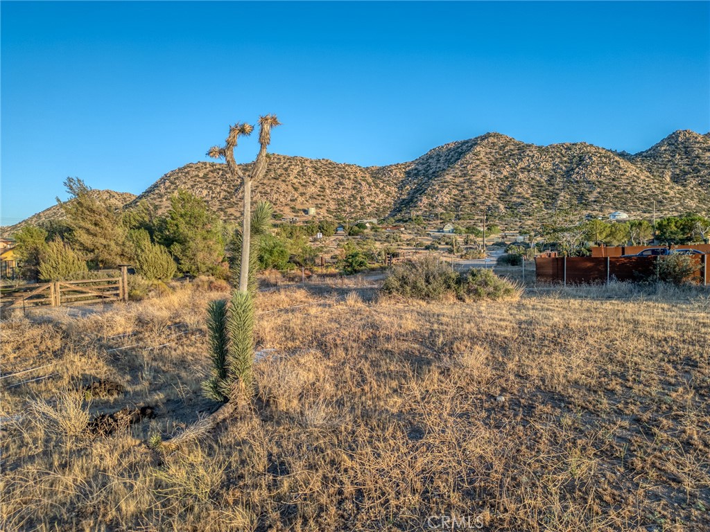 5450 Red Ryder Rd, Pioneertown, CA 92268
