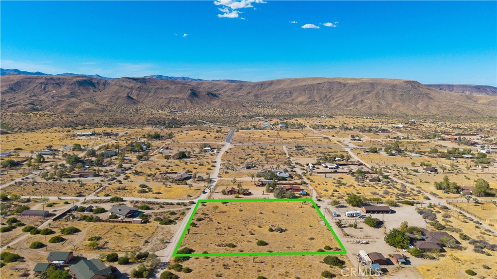 5525 Minna Gombell Ln, Pioneertown, CA 92268
