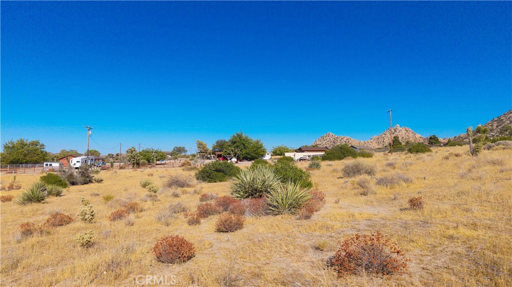 5525 Minna Gombell Ln, Pioneertown, CA 92268