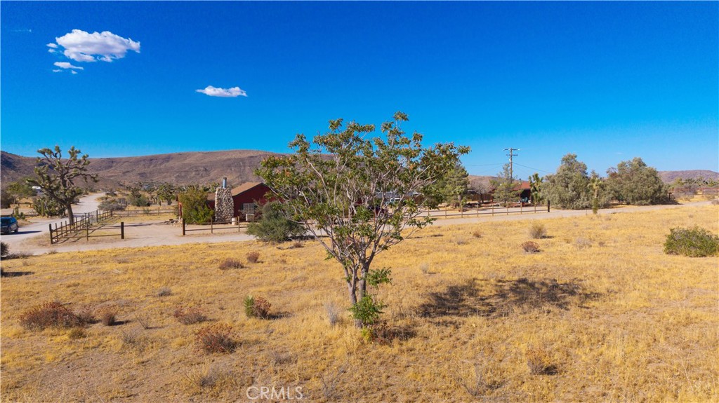 5525 Minna Gombell Ln, Pioneertown, CA 92268