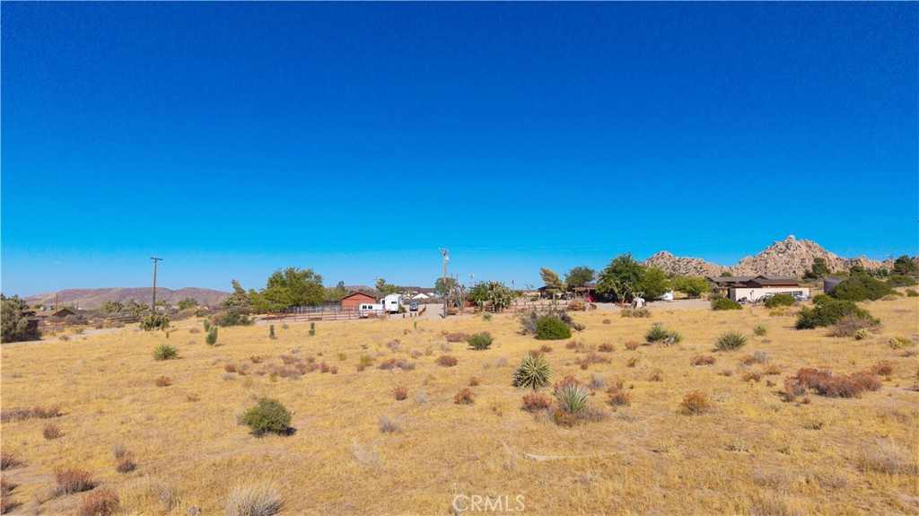 5525 Minna Gombell Ln, Pioneertown, CA 92268
