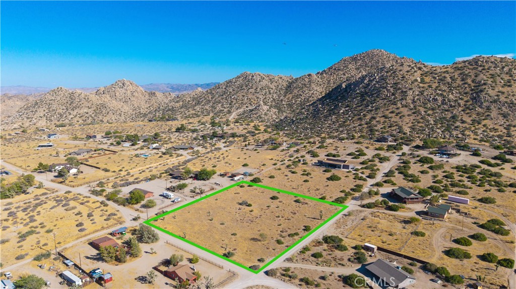 5525 Minna Gombell Ln, Pioneertown, CA 92268