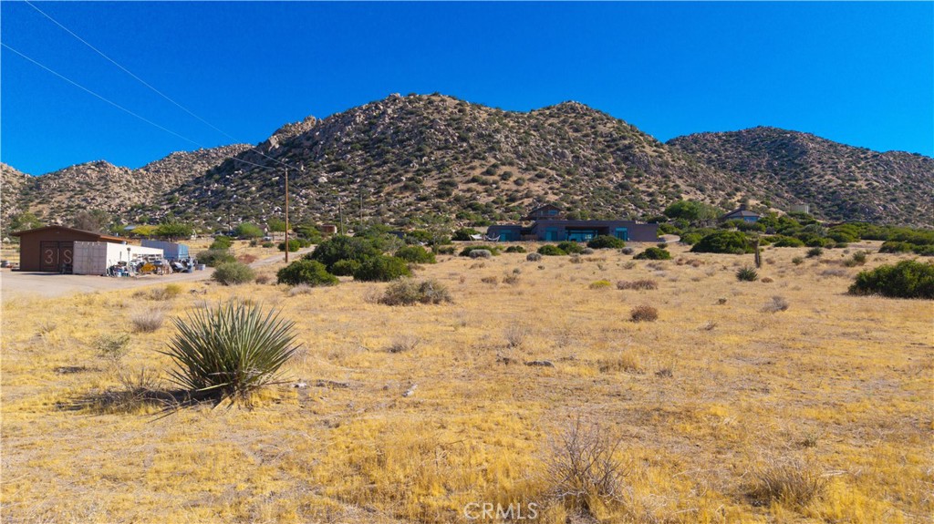 5525 Minna Gombell Ln, Pioneertown, CA 92268