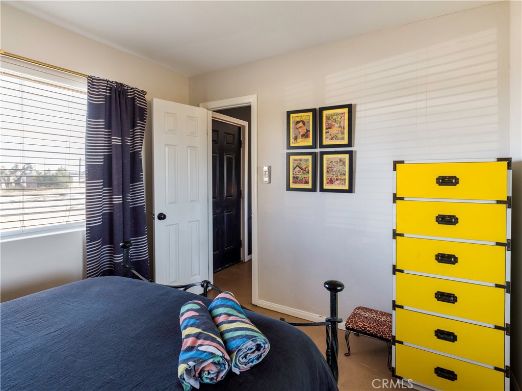 5120 Tom Mix Rd, Pioneertown, CA 92268