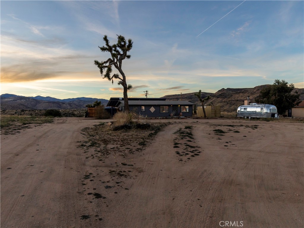 5120 Tom Mix Rd, Pioneertown, CA 92268