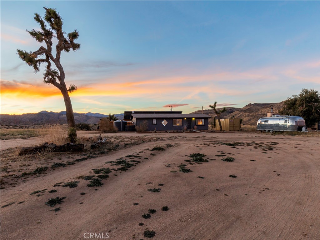 5120 Tom Mix Rd, Pioneertown, CA 92268