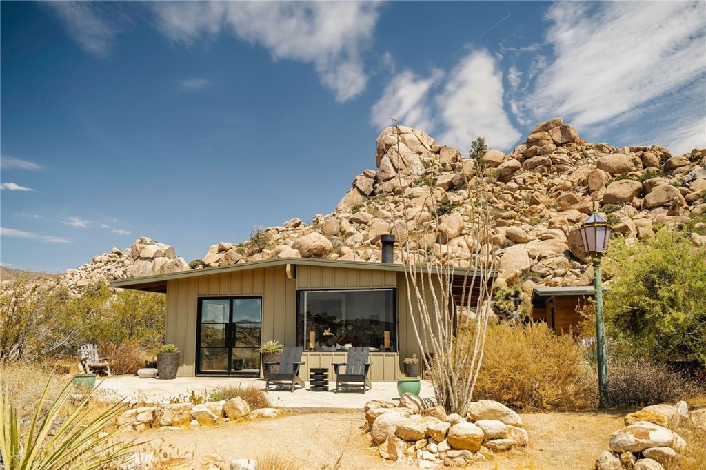 51222 Gamma Gulch Rd, Pioneertown, CA 92268