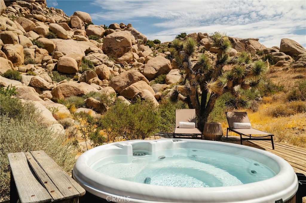 51222 Gamma Gulch Rd, Pioneertown, CA 92268