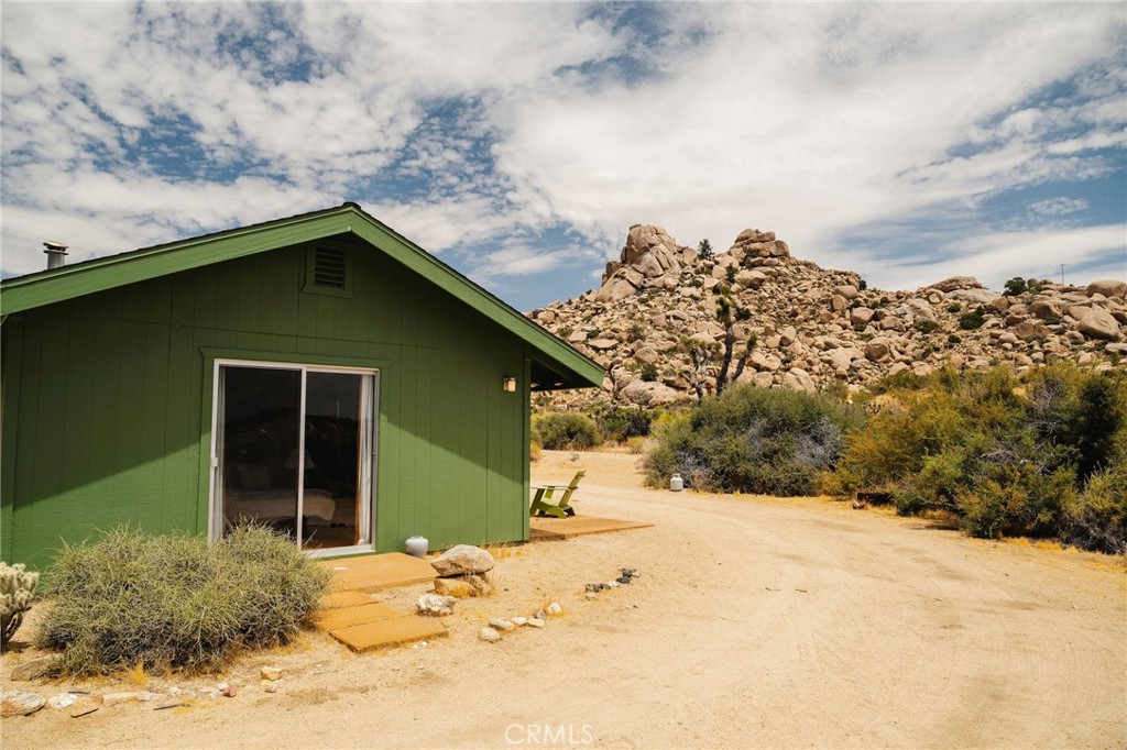 51222 Gamma Gulch Rd, Pioneertown, CA 92268