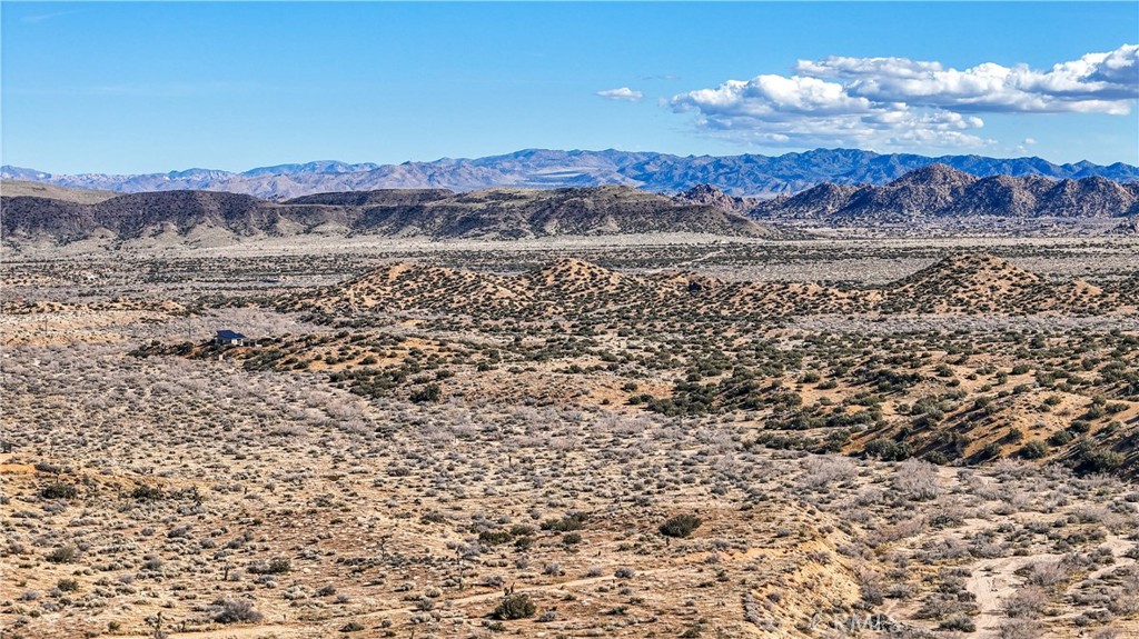 1234 Bisbee Rd, Pioneertown, CA 92268