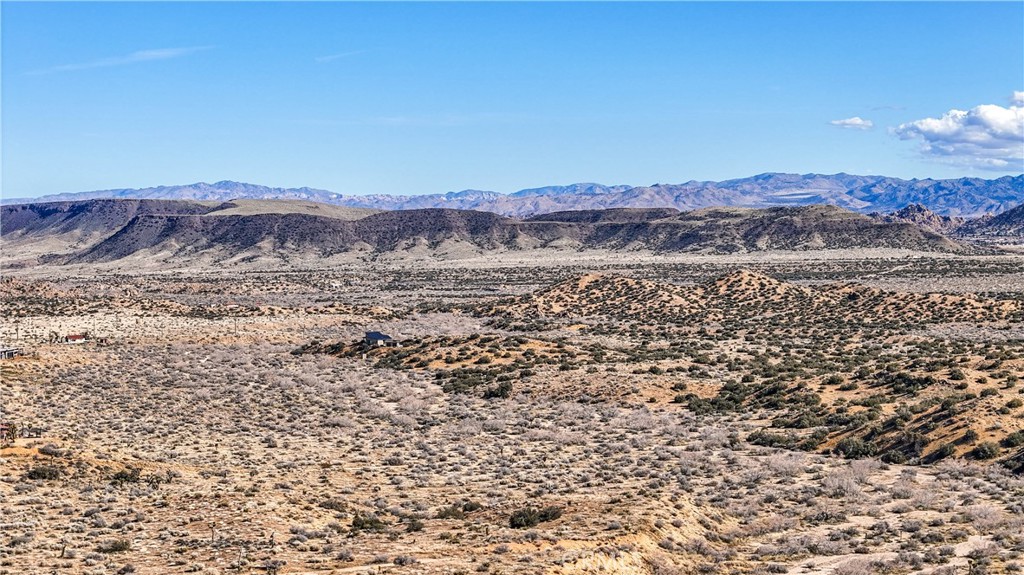 1234 Bisbee Rd, Pioneertown, CA 92268