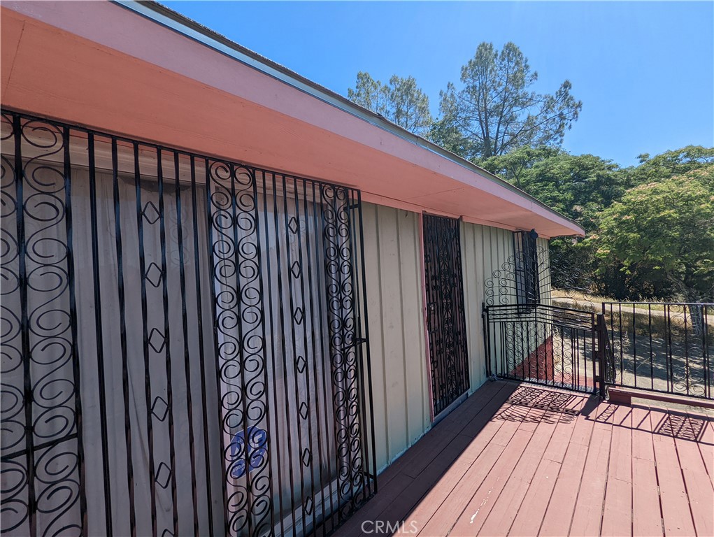 4175 Ferrand Rd, Lucerne, CA 95458