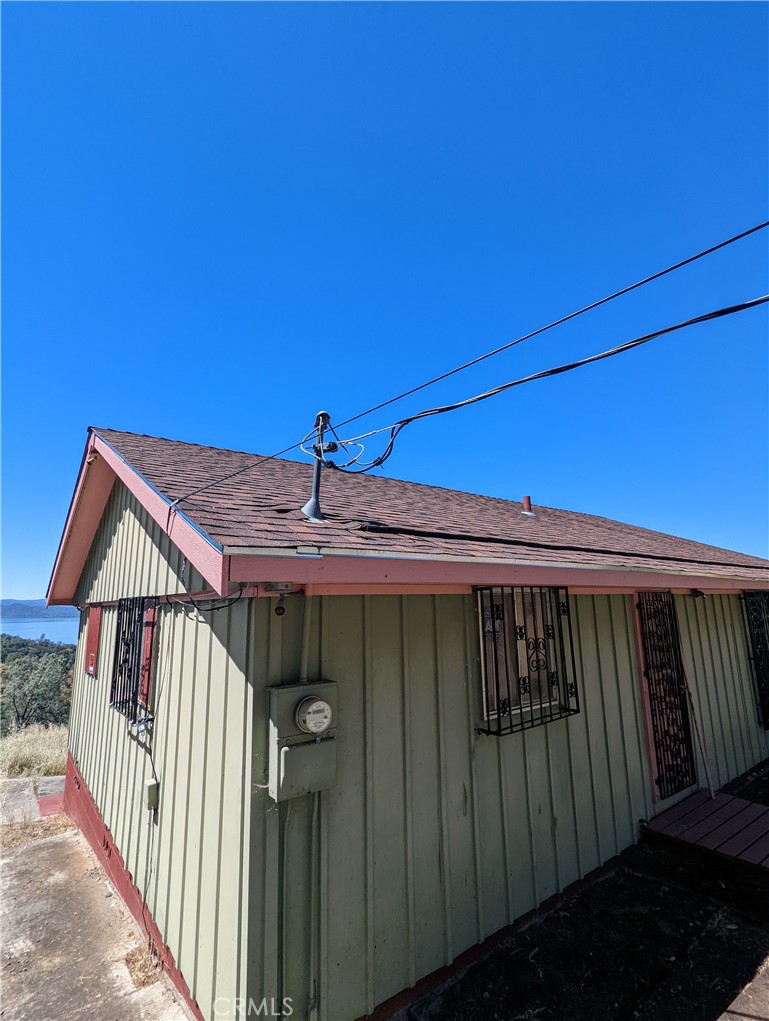 4175 Ferrand Rd, Lucerne, CA 95458