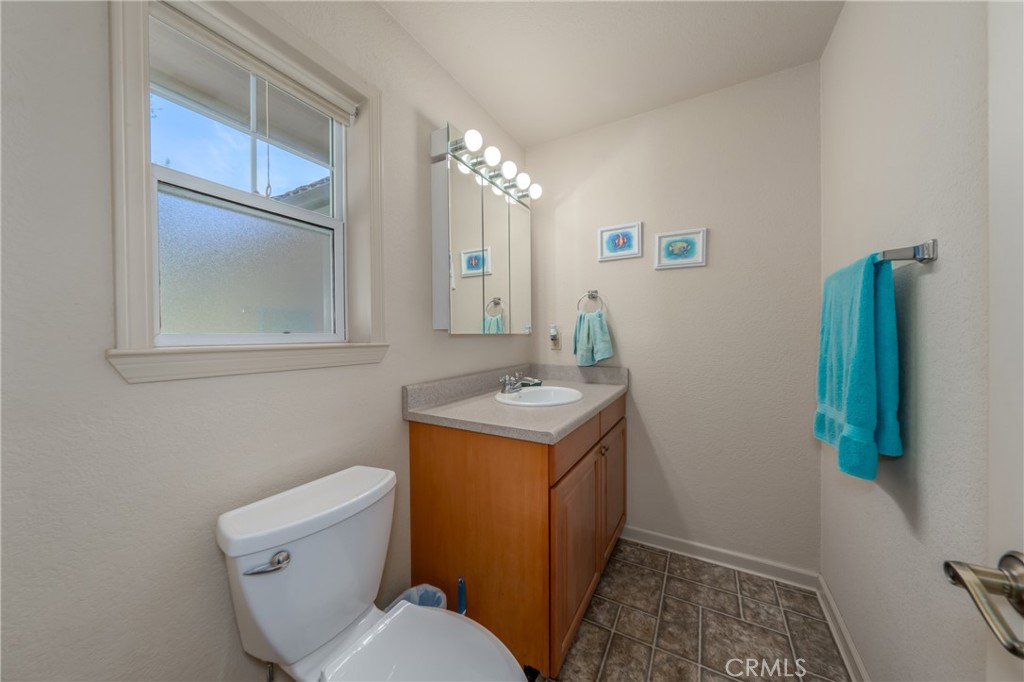 8656 Paradise Valley Blvd, Lucerne, CA 95458