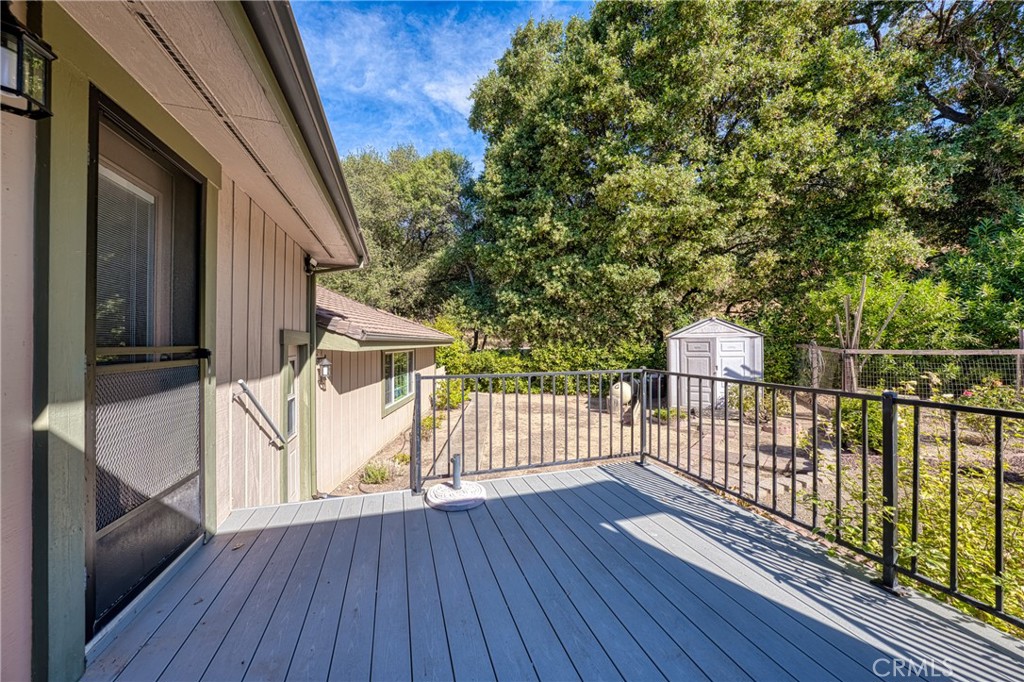 8656 Paradise Valley Blvd, Lucerne, CA 95458