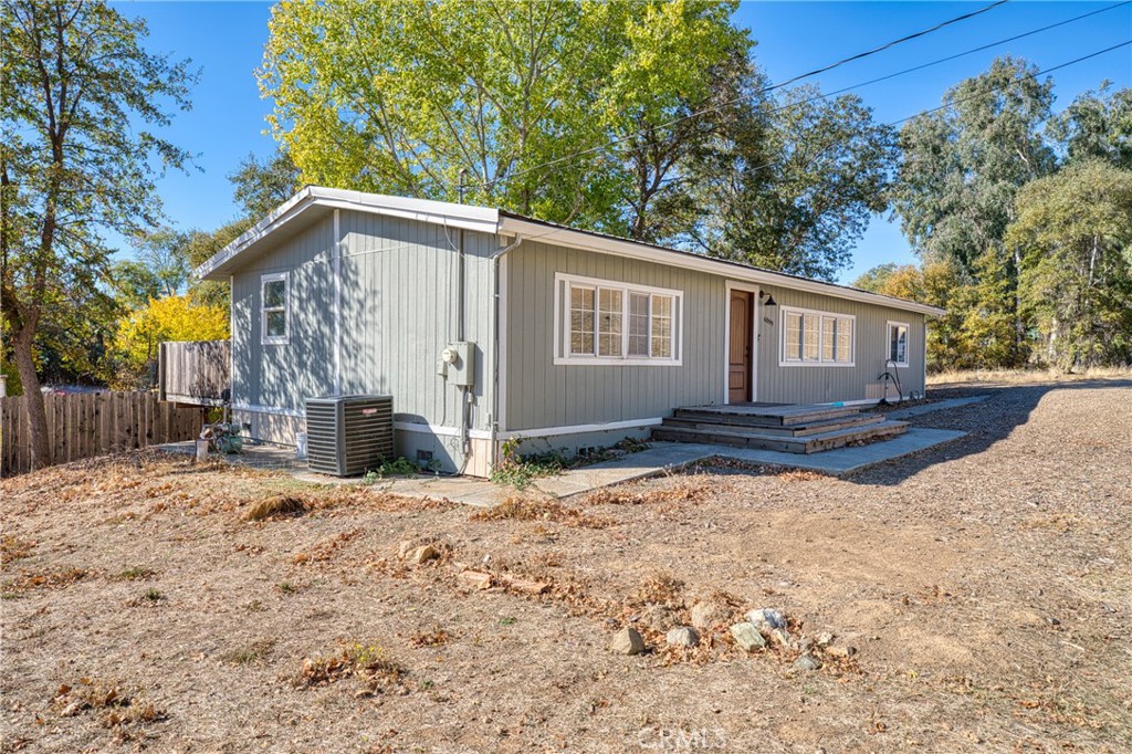 6099 Roland Dr, Lucerne, CA 95458