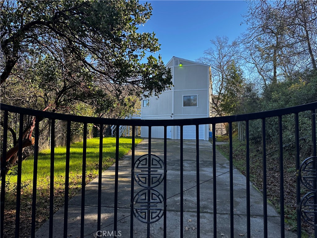 6963 Panoramic Dr, Lucerne, CA 95458