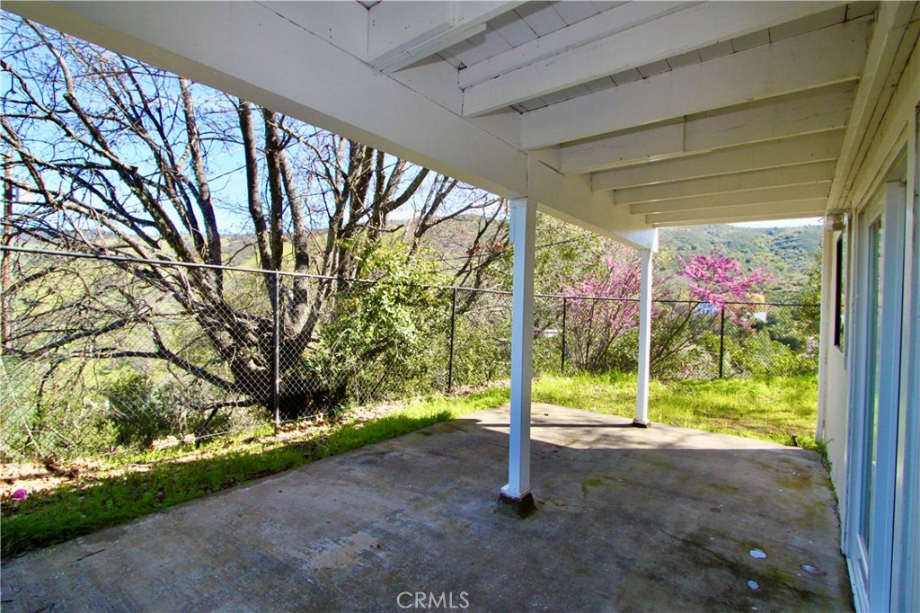 6963 Panoramic Dr, Lucerne, CA 95458