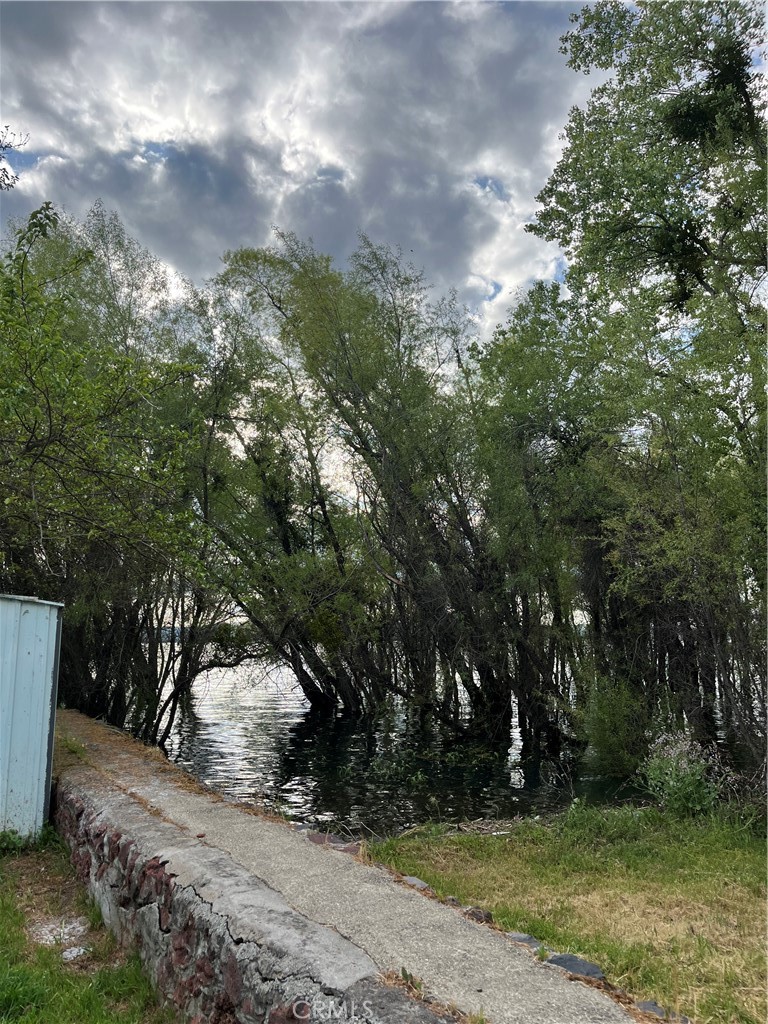 5877 Lake St #8, Lucerne, CA 95458