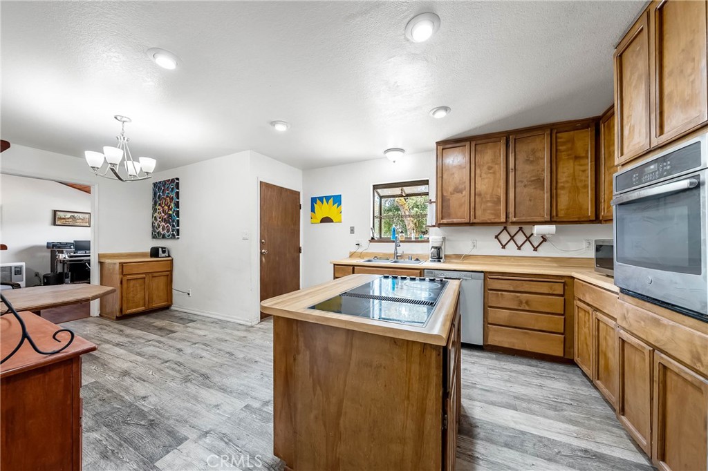 2976 Rancho Vista Dr, Lucerne, CA 95458