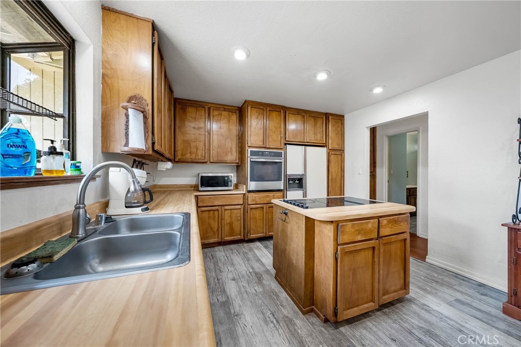 2976 Rancho Vista Dr, Lucerne, CA 95458