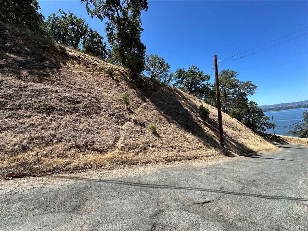 7535 Bruner Dr, Lucerne, CA 95443